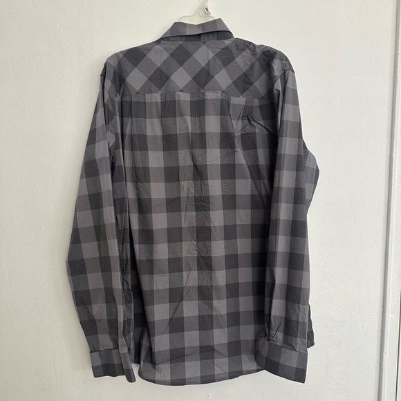 Travis Mathew Button Down Shirt Men's Gray plaid Long Sleeve performance stretch - Picture 4 of 6
